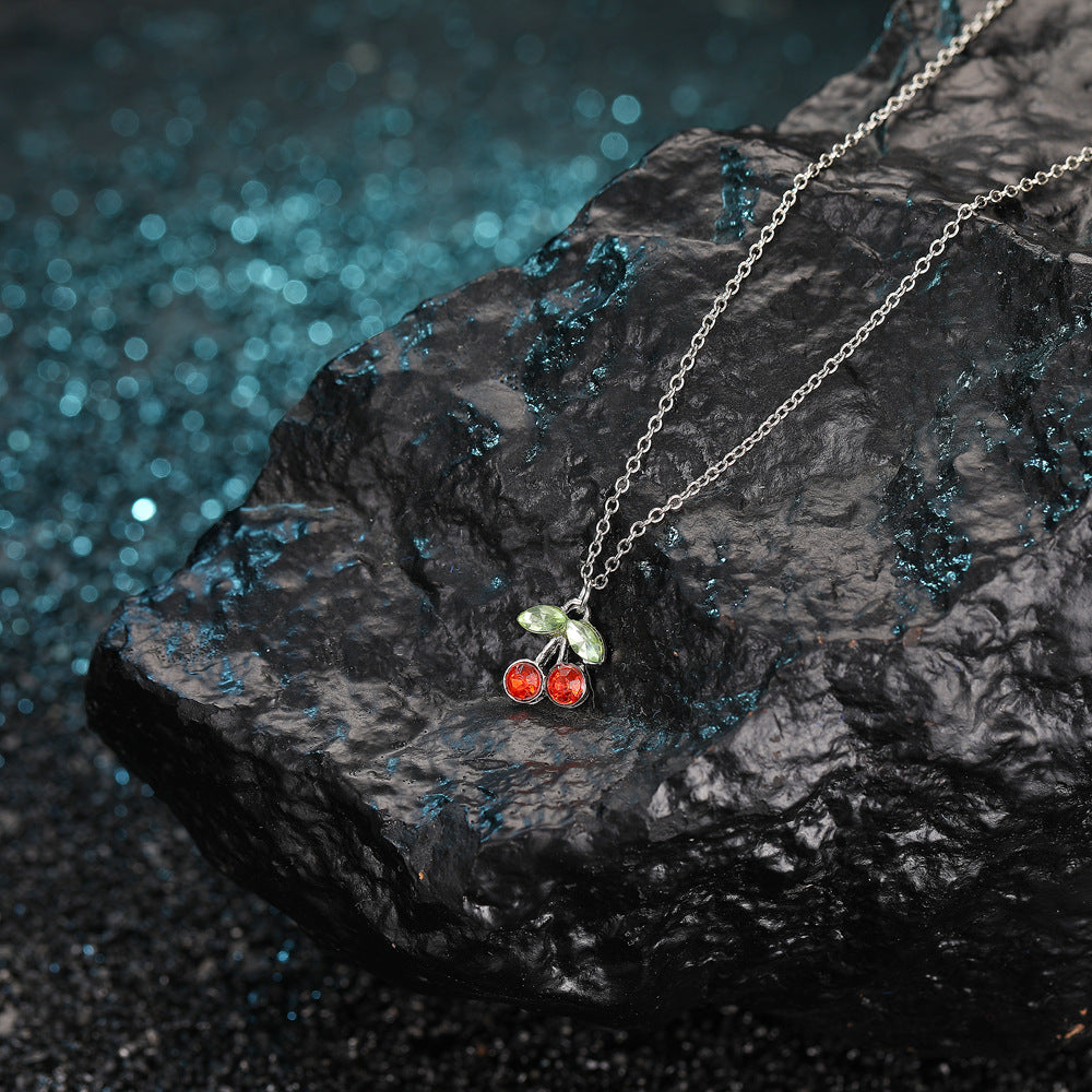 Zarte handwerkliche Halskette