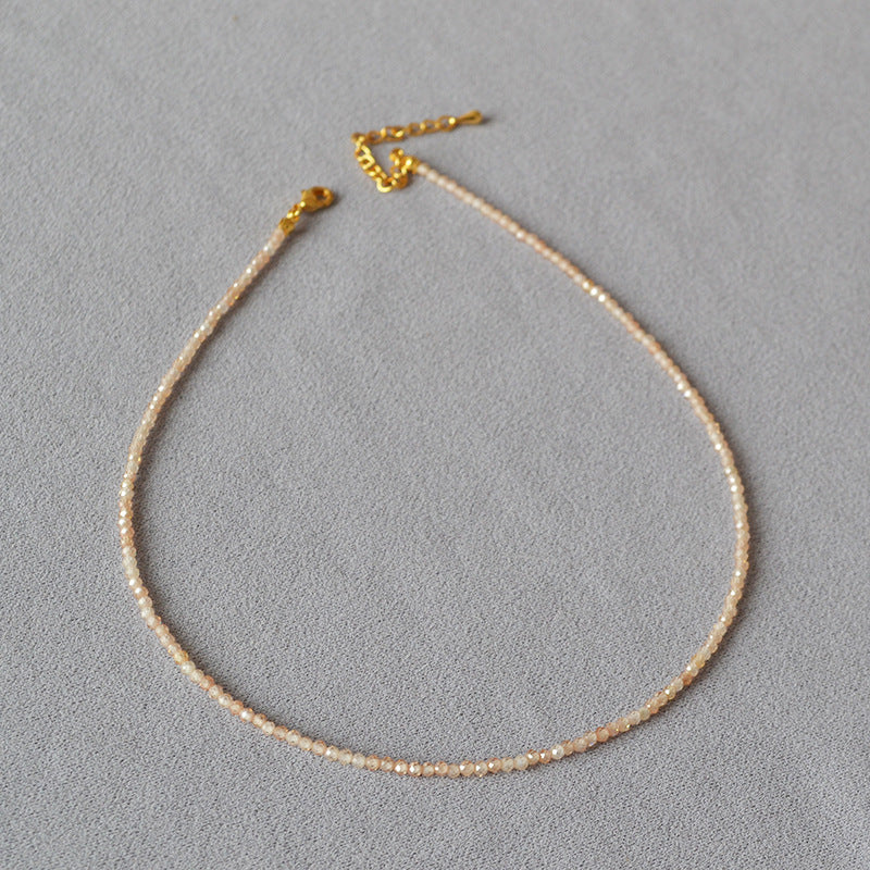 Schöne Halskette mit einzigartigem Stil