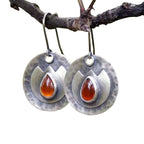 Zarte handwerkliche Ohrring