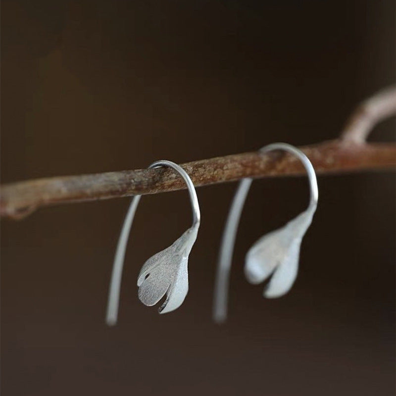 Zarte handwerkliche Ohrring