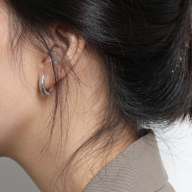 Zarte handwerkliche Ohrring