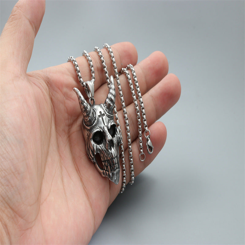 Zarte handwerkliche Halskette