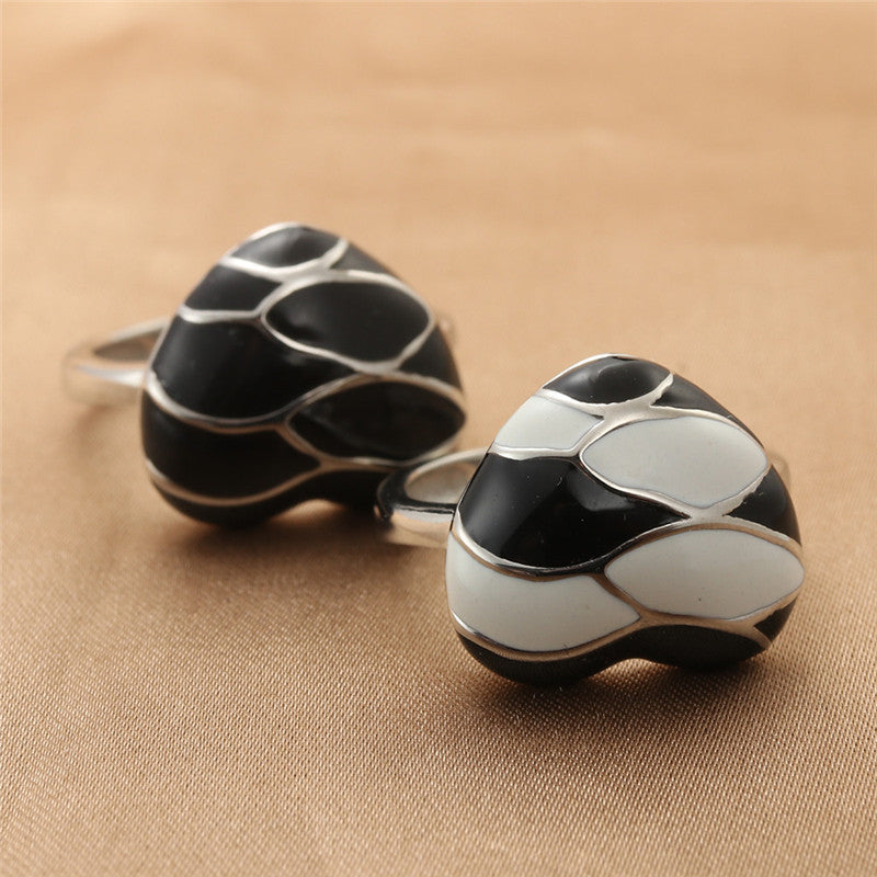 Zarte handwerkliche Ring