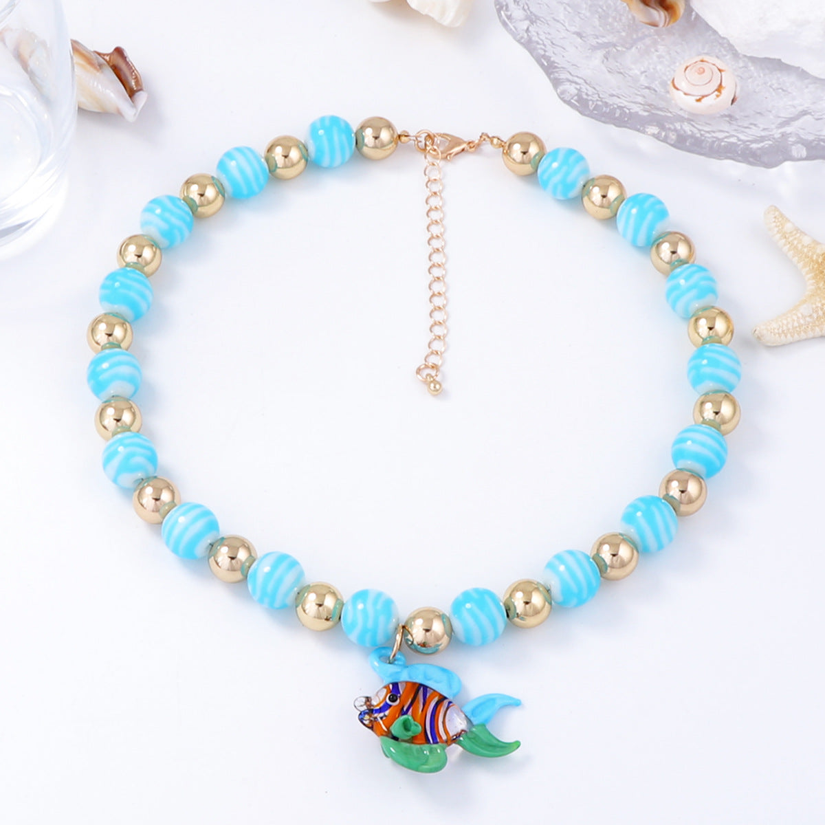 Zarte handwerkliche Halskette