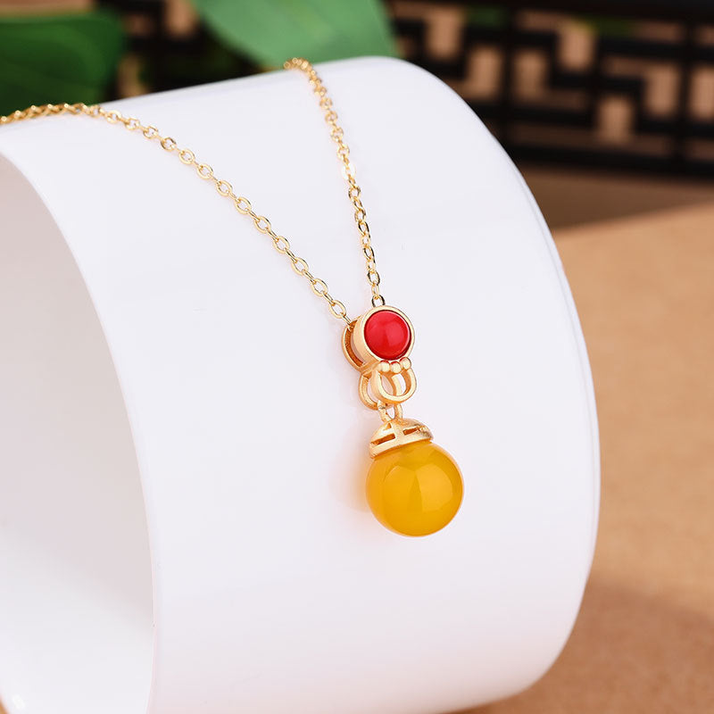 Schöne Halskette mit einzigartigem Stil