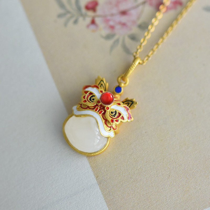 Zarte handwerkliche Halskette