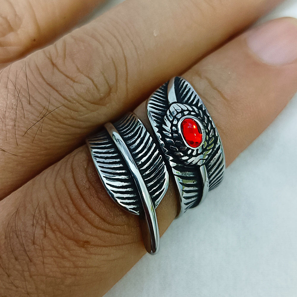 Zarte handwerkliche Ring