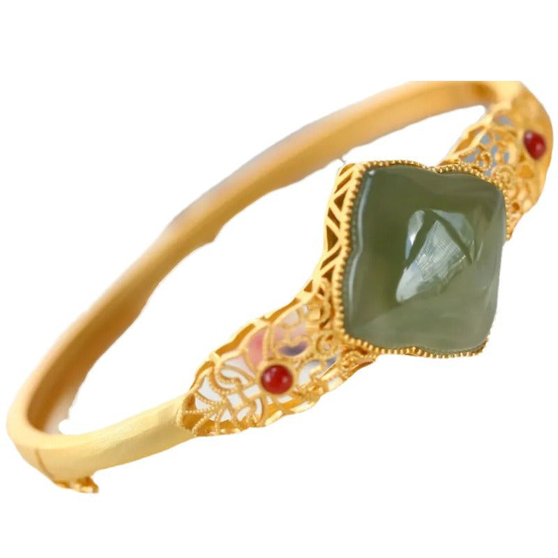 Klassische Gold Armband mit zeitloser Eleganz