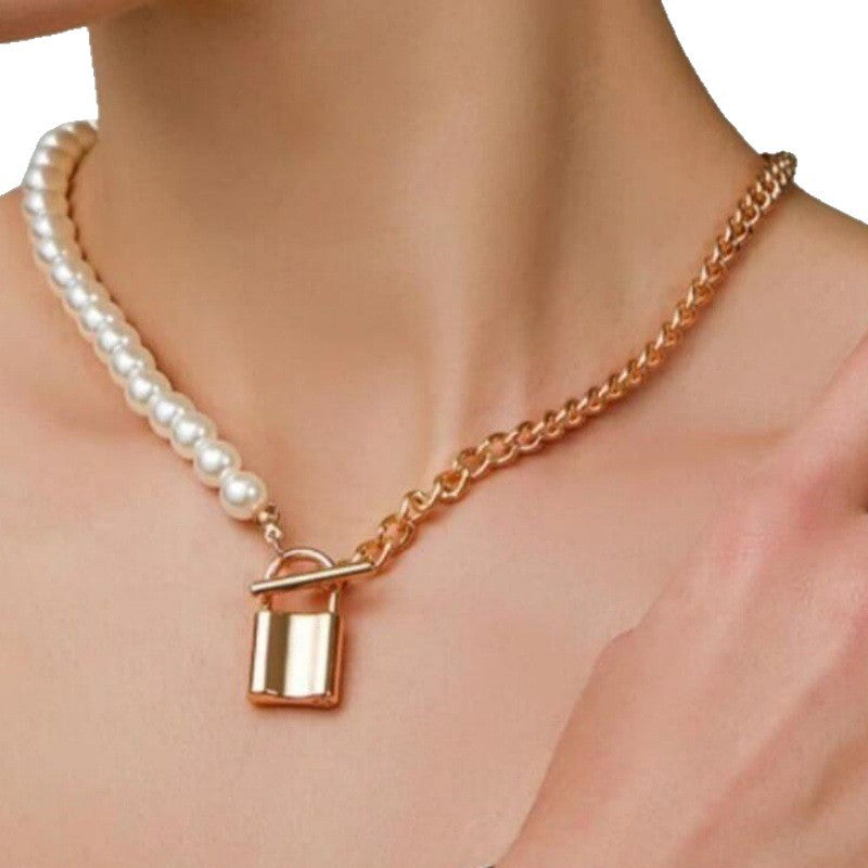 Zarte handwerkliche Perlen Halskette