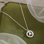 Schöne Halskette mit einzigartigem Stil