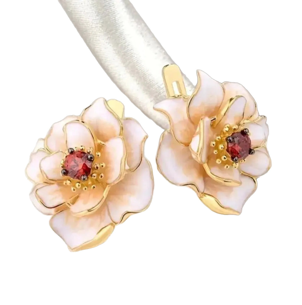 Zarte handwerkliche Ohrring