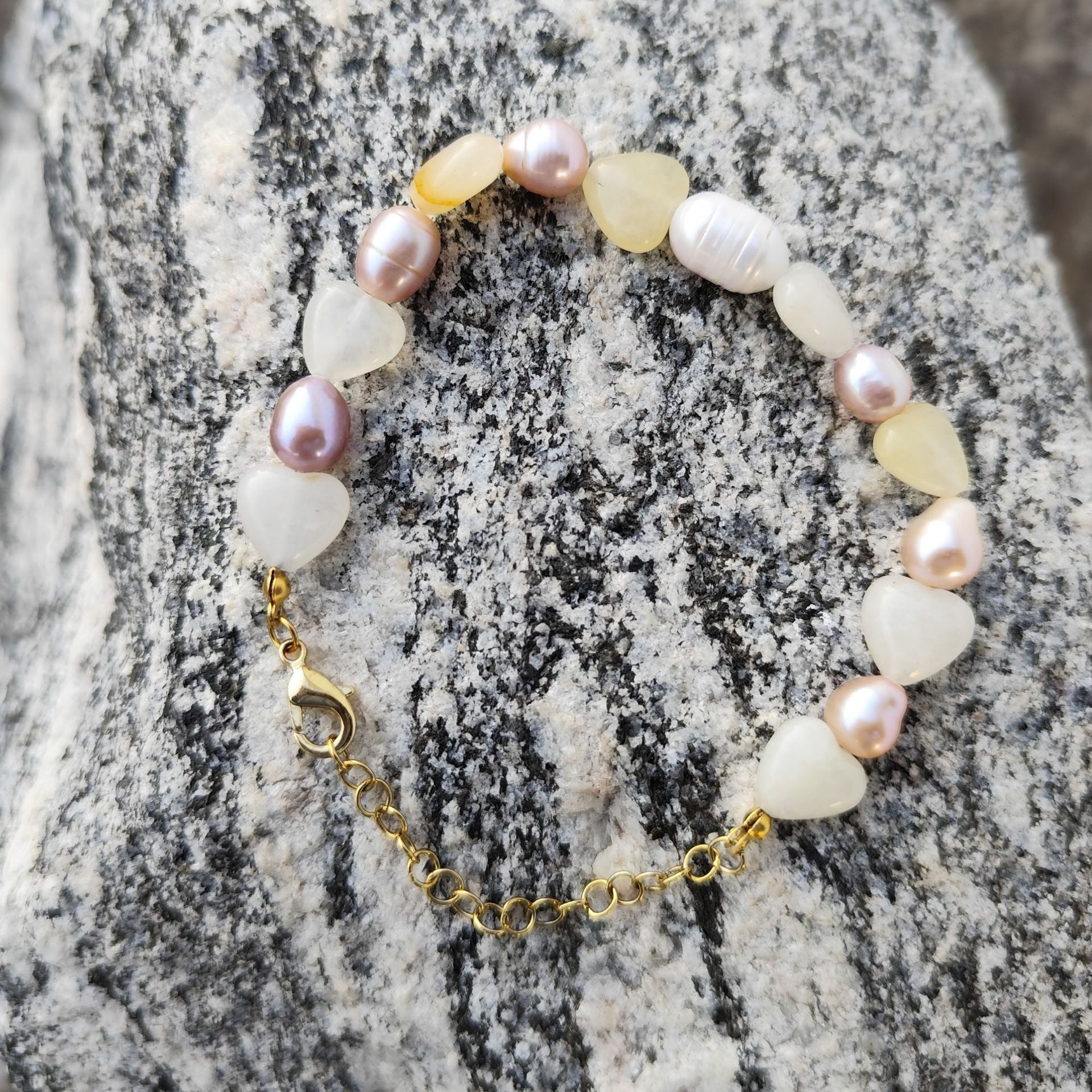 Schöne Perlen Armband mit einzigartigem Stil