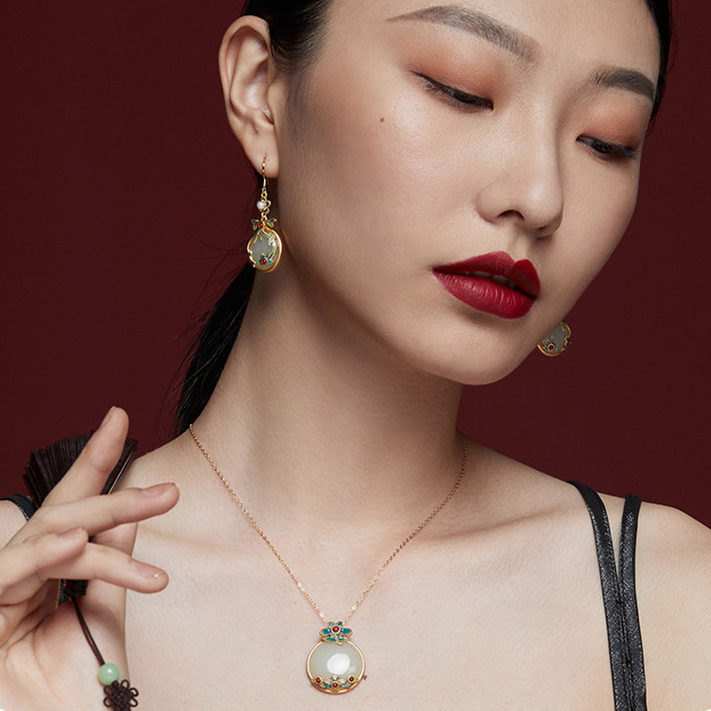 Schöne Silber Halskette mit einzigartigem Stil