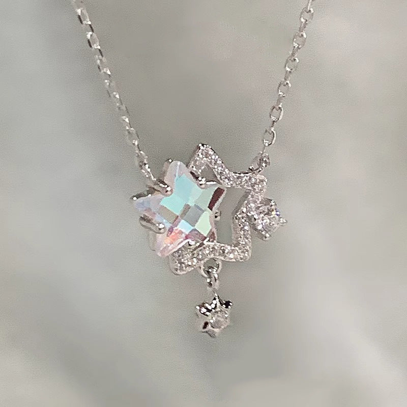 Zarte handwerkliche Halskette