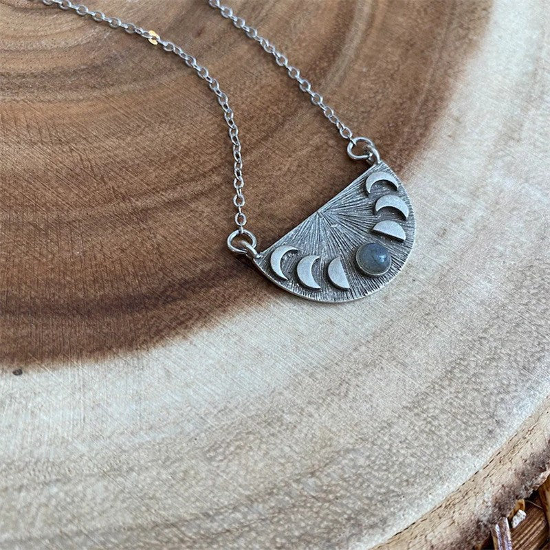 Zarte handwerkliche Halskette