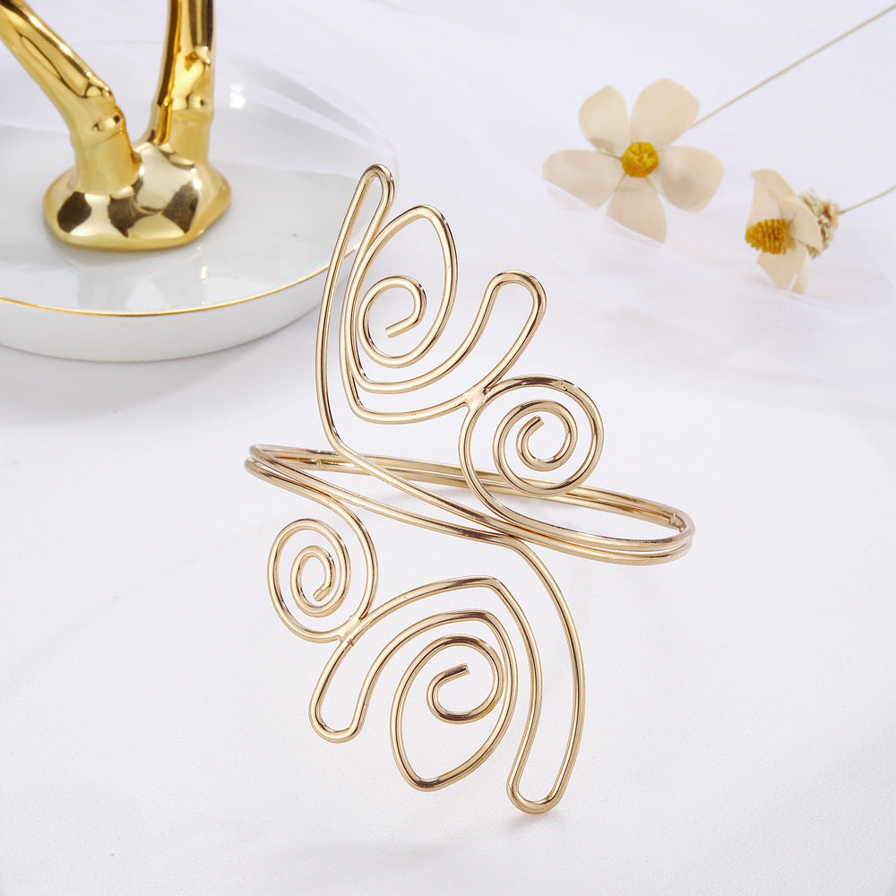 Schöne Gold Armband mit einzigartigem Stil