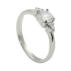 Zarte handwerkliche Ring