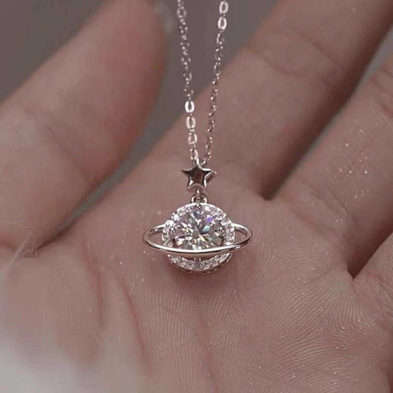 Zarte handwerkliche Halskette