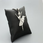 Schöne Halskette mit einzigartigem Stil