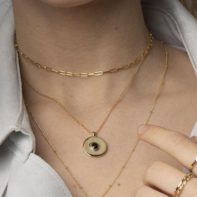 Schöne Gold Halskette mit einzigartigem Stil