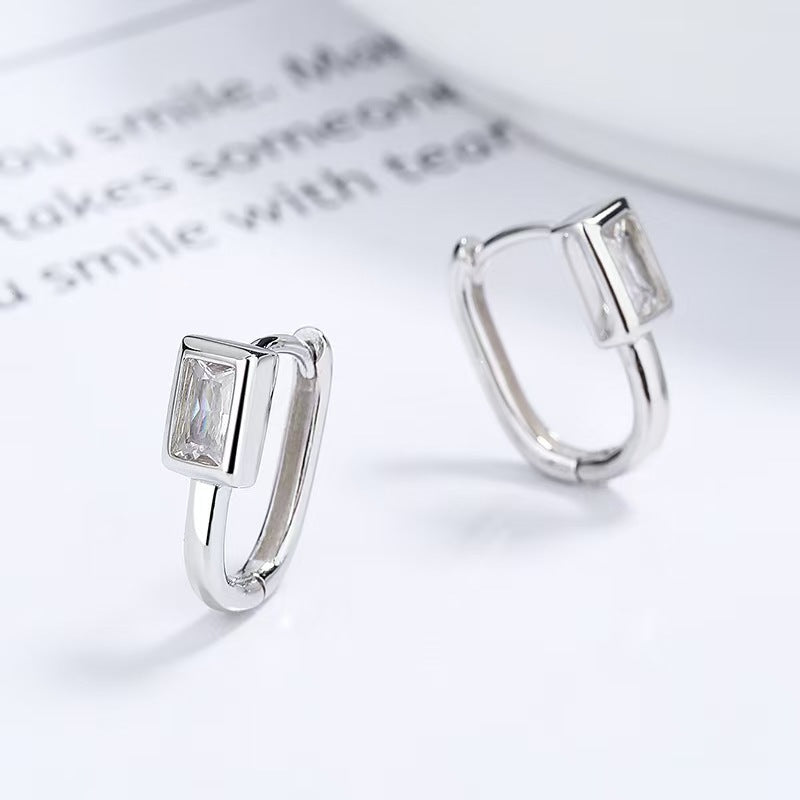 Zarte handwerkliche Ohrring