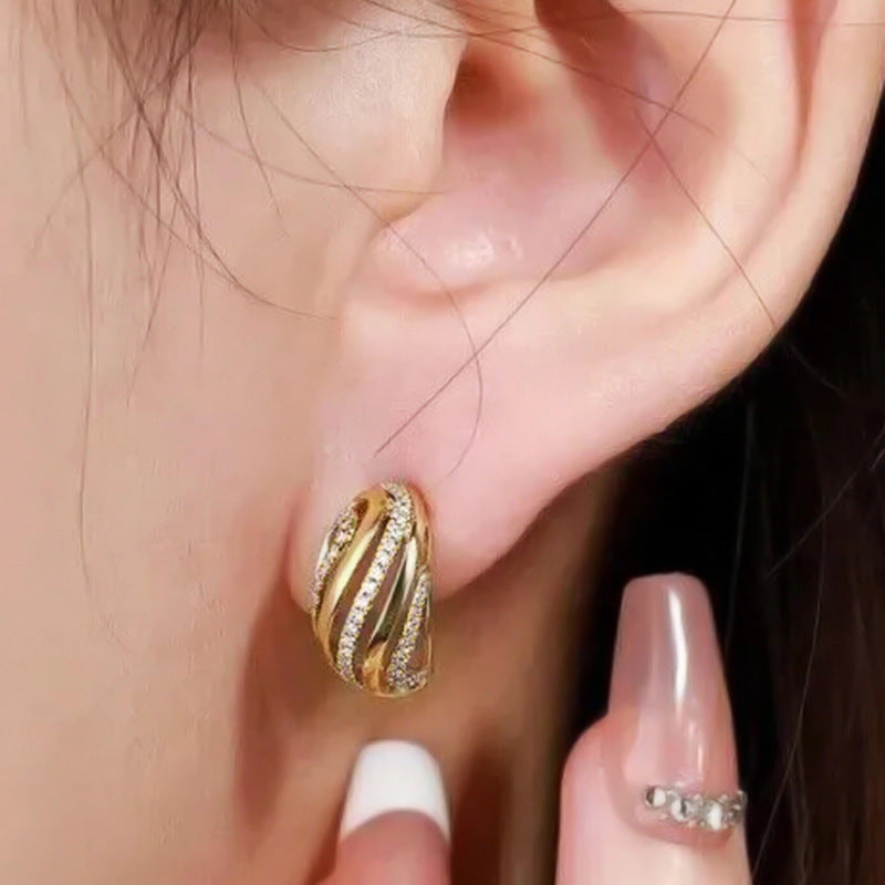 Atemberaubende Ohrring für den Alltag