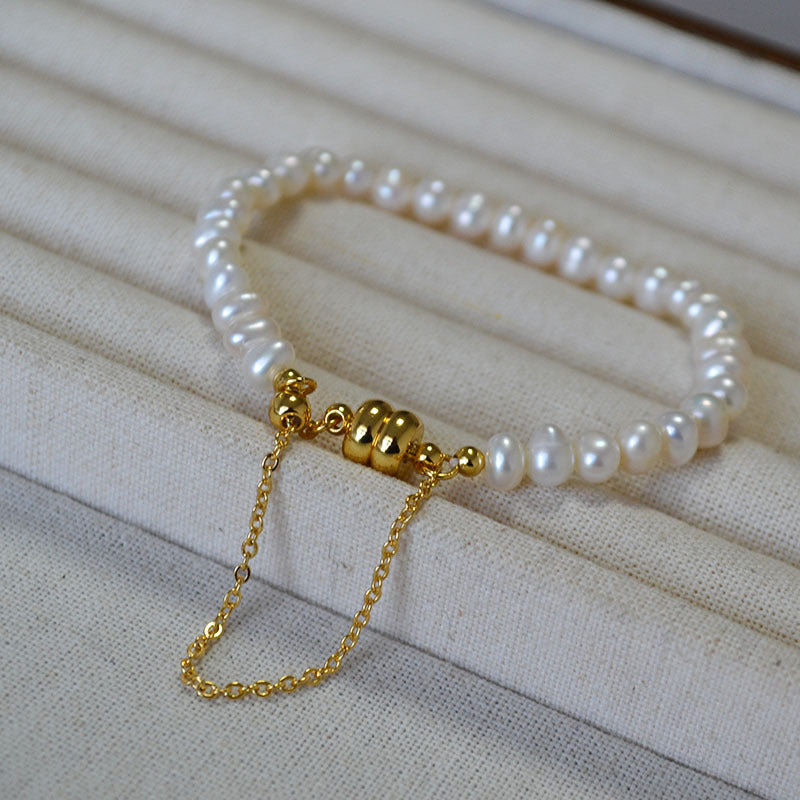 Schöne Perlen Armband mit einzigartigem Stil