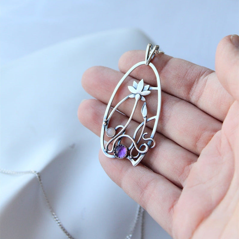 Schöne Halskette mit einzigartigem Stil