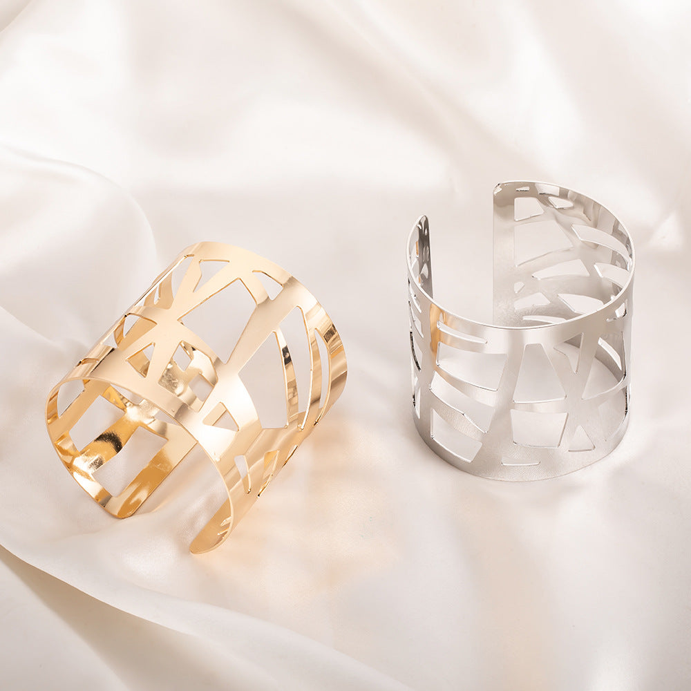 Schöne Armband mit einzigartigem Stil