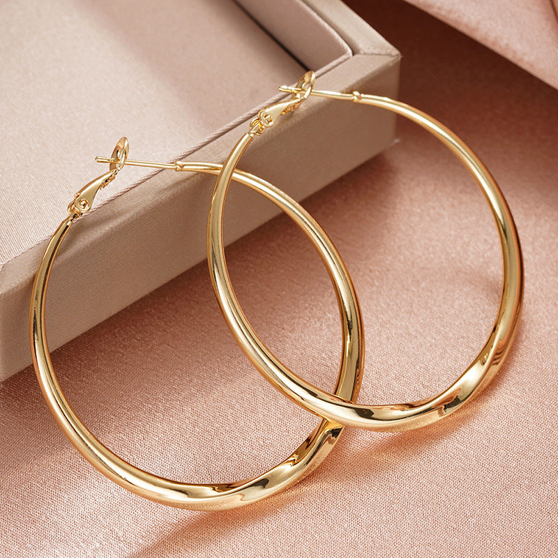 Atemberaubende Ohrring für den Alltag