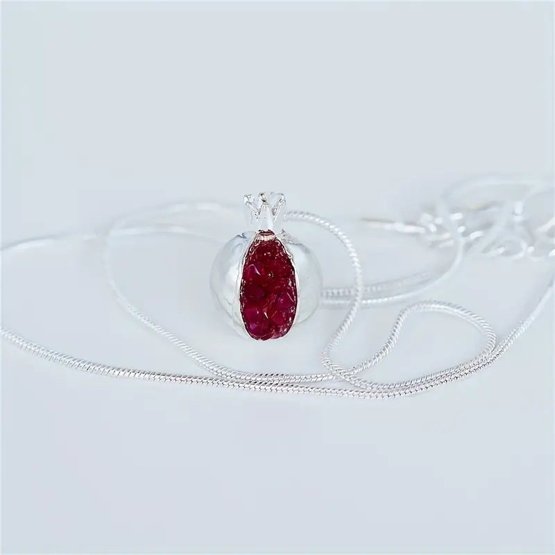 Zarte handwerkliche Halskette