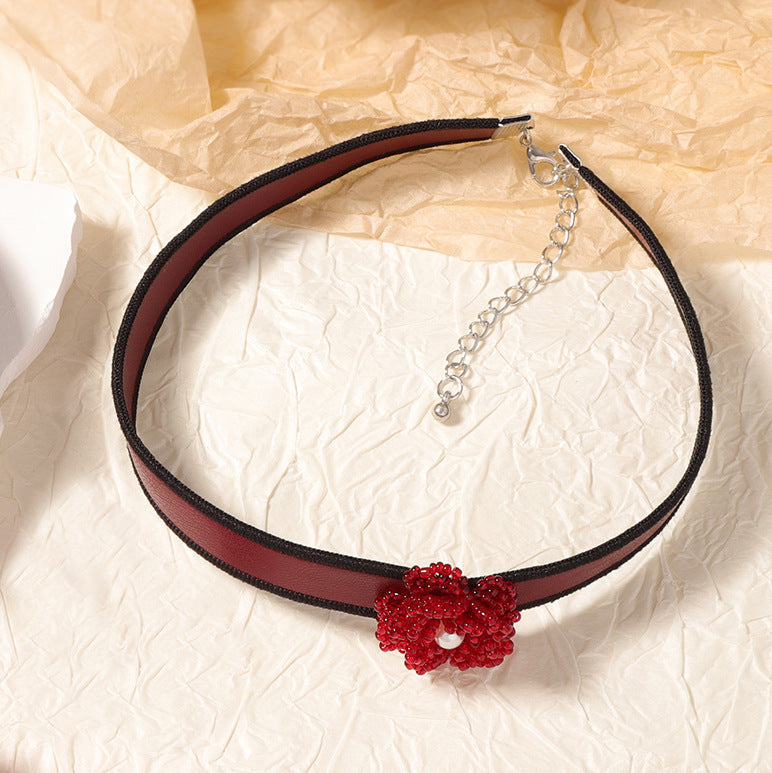 Schöne Halskette mit einzigartigem Stil