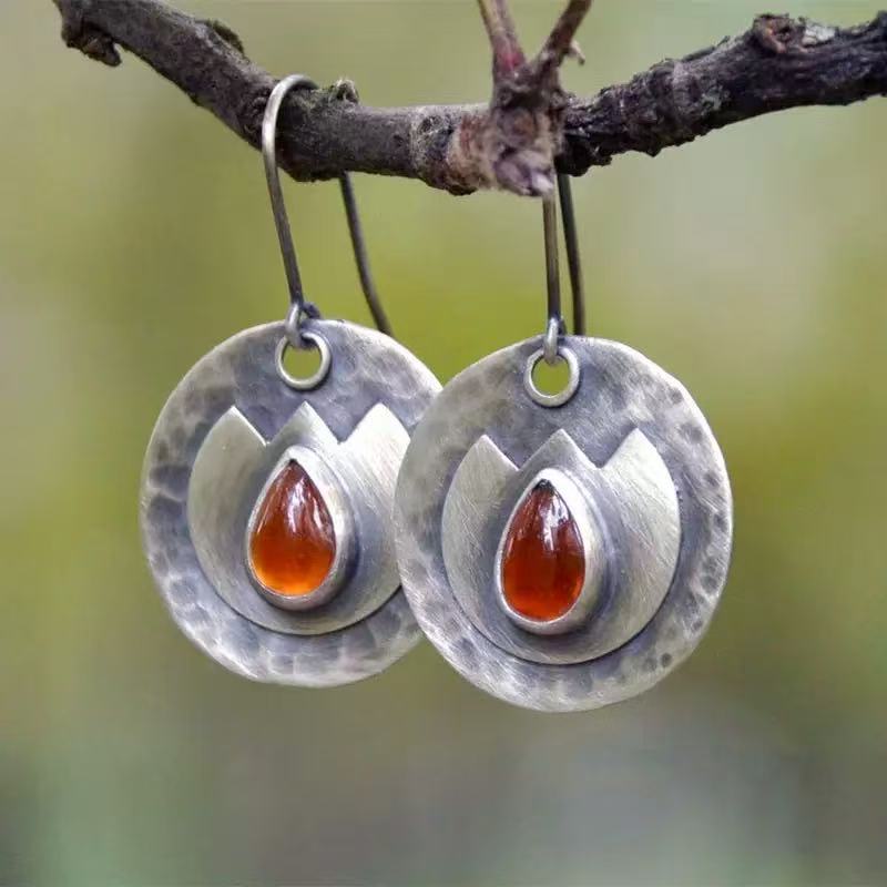 Zarte handwerkliche Ohrring