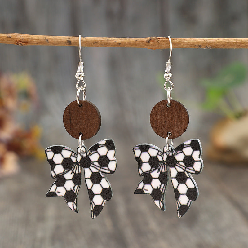 Zarte handwerkliche Ohrring