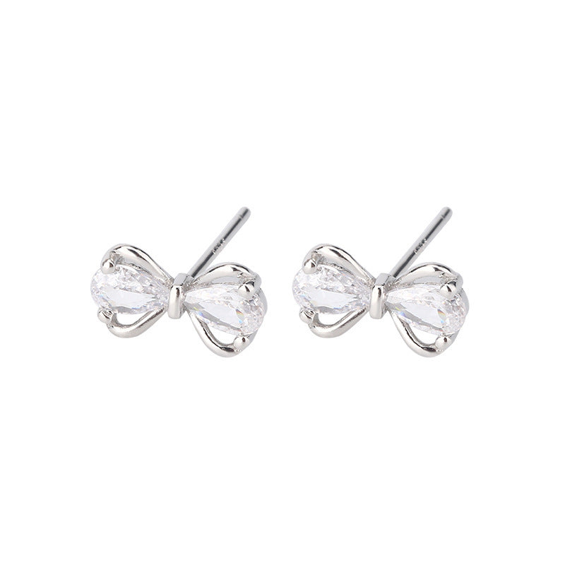 Zarte handwerkliche Ohrring