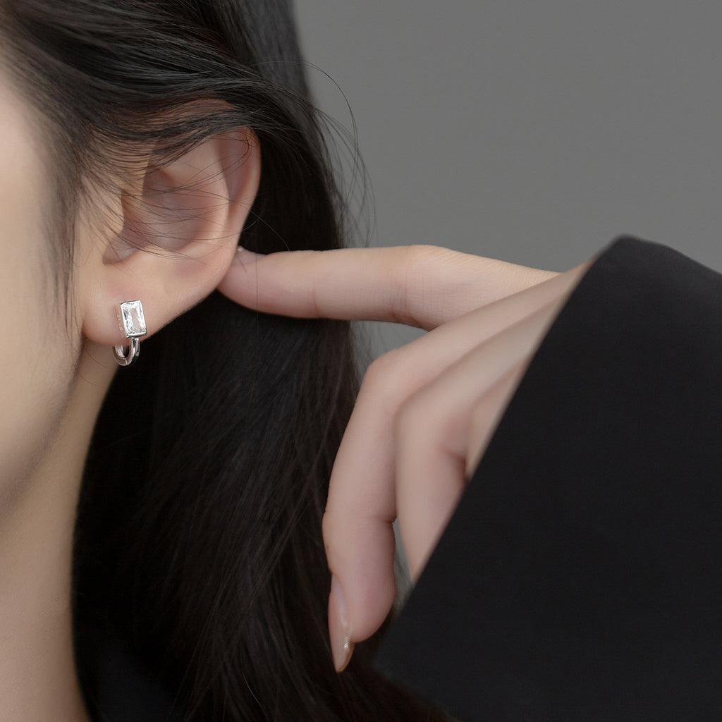 Zarte handwerkliche Ohrring