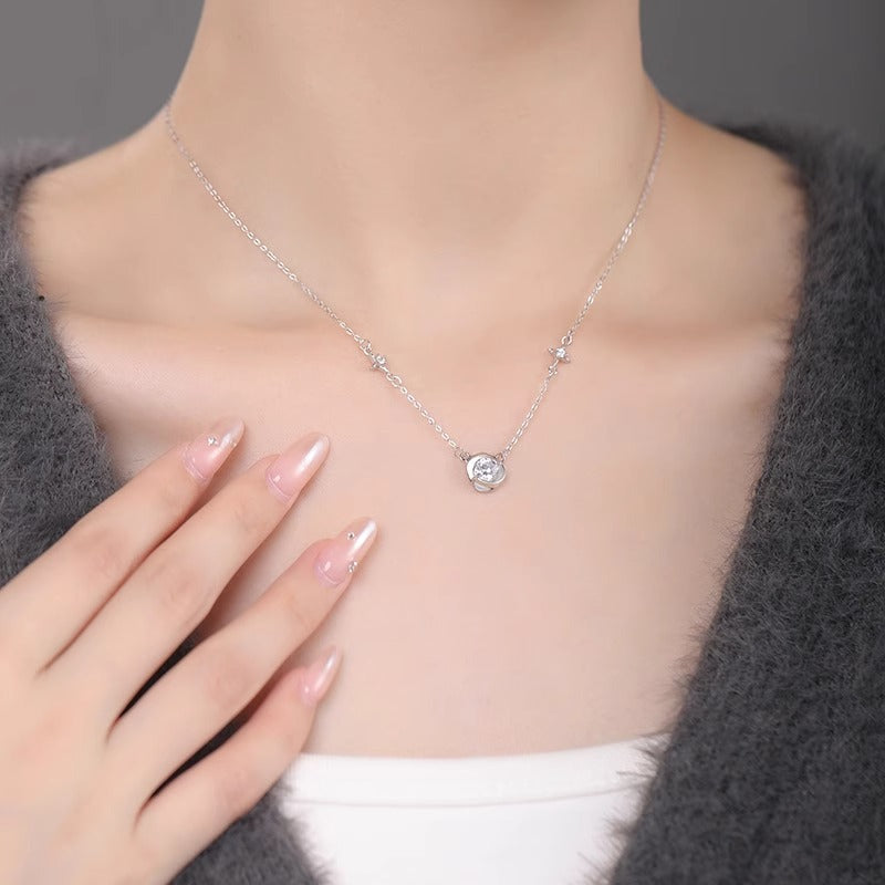 Schöne Halskette mit einzigartigem Stil