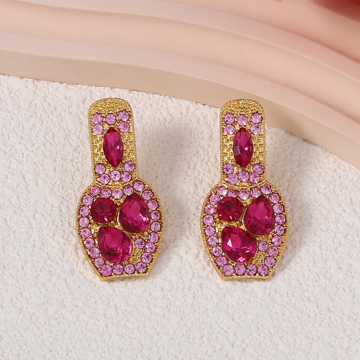 Atemberaubende Ohrring für den Alltag