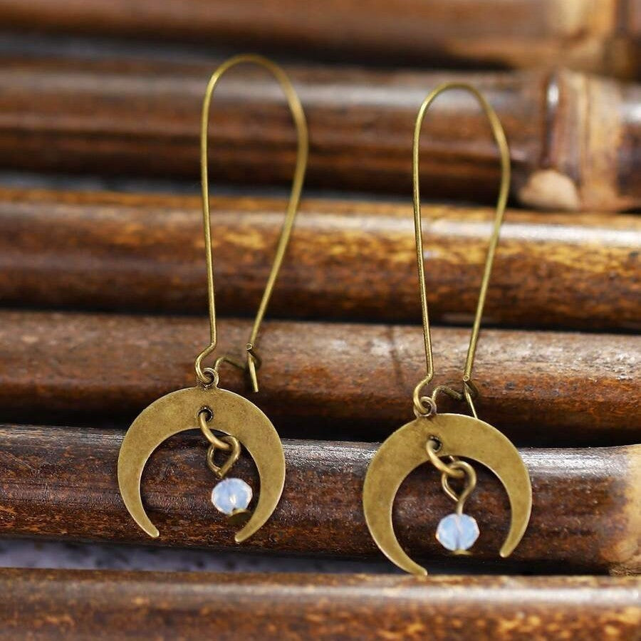 Zarte handwerkliche Ohrring