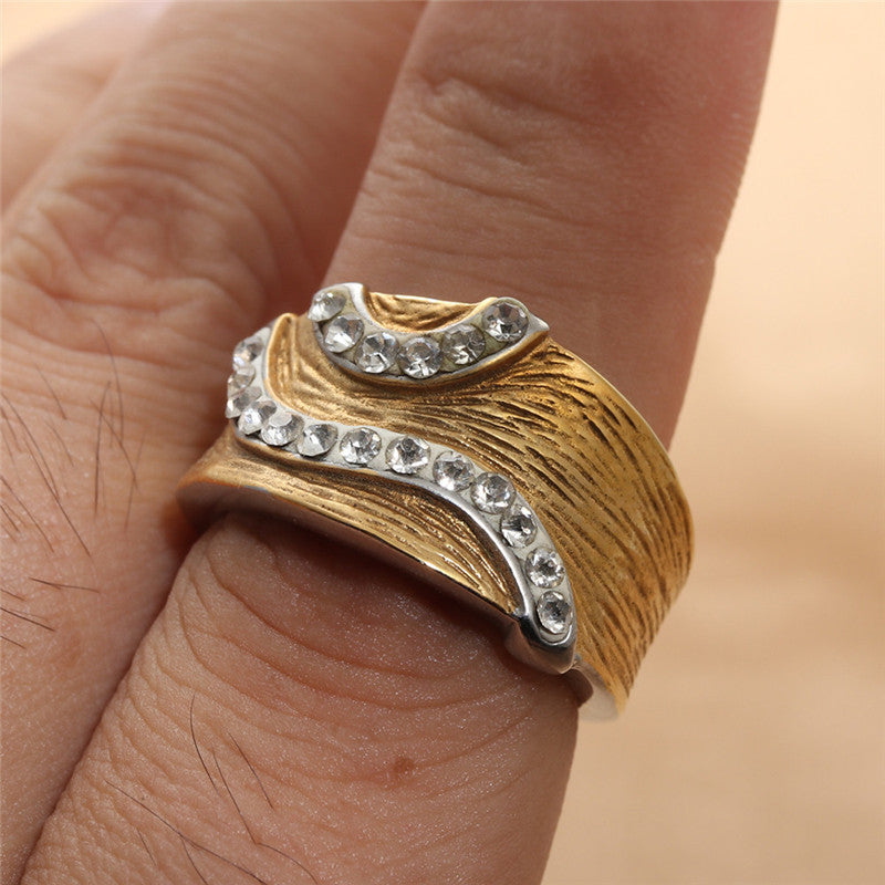 Zarte handwerkliche Gold Ring