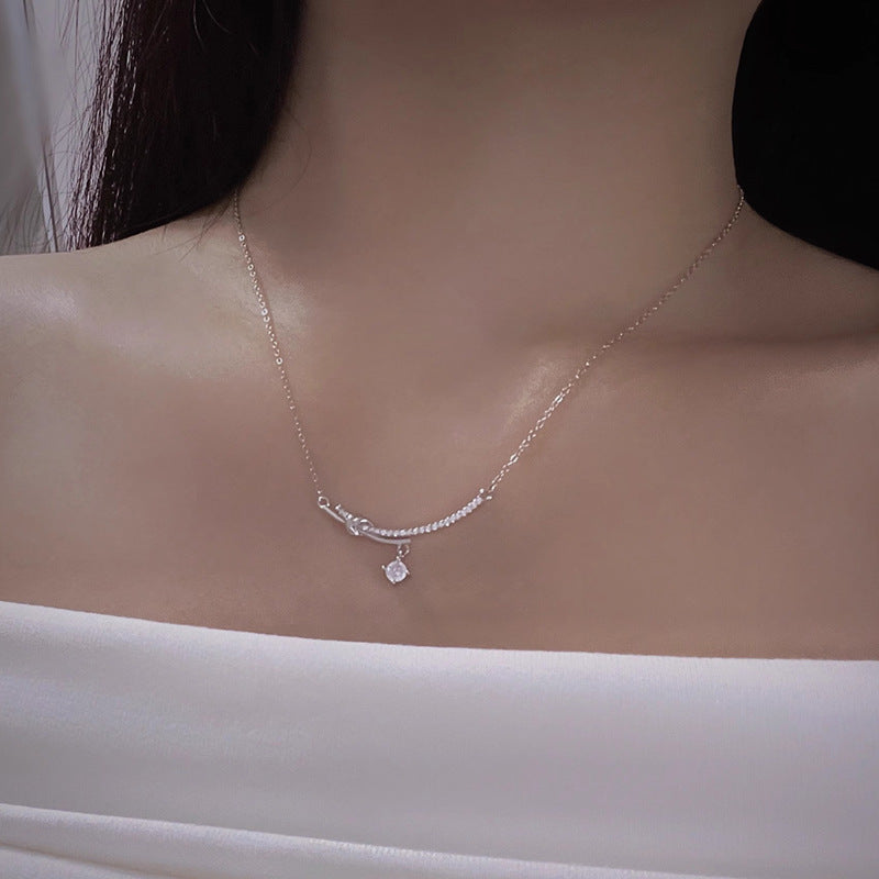 Zarte handwerkliche Halskette