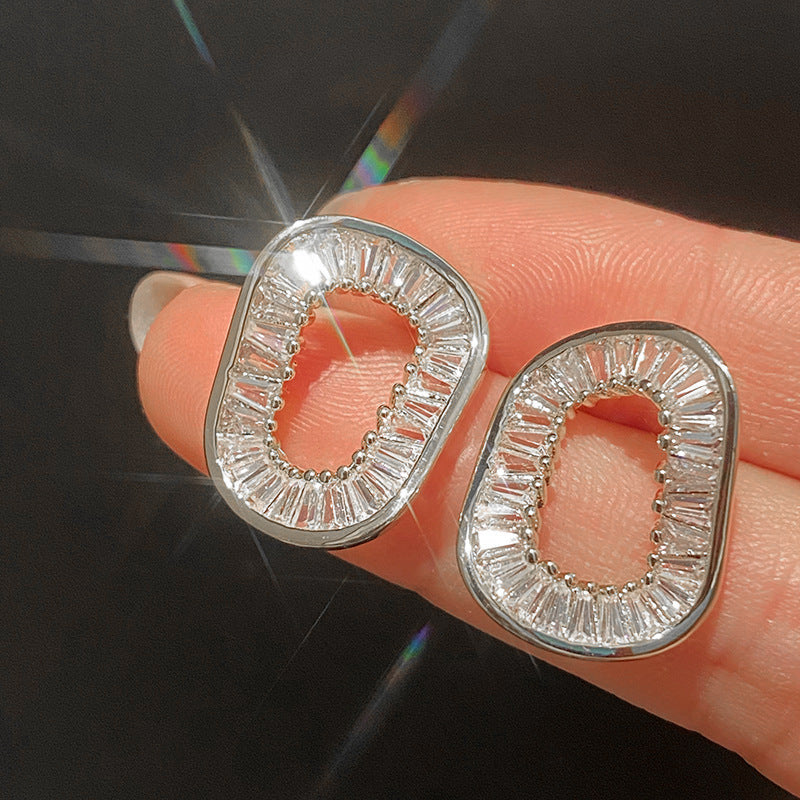 Atemberaubende Ohrring für den Alltag