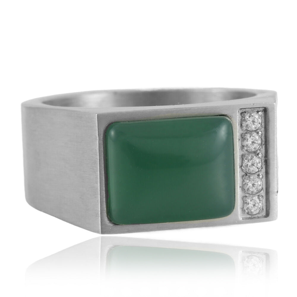 Zarte handwerkliche Ring