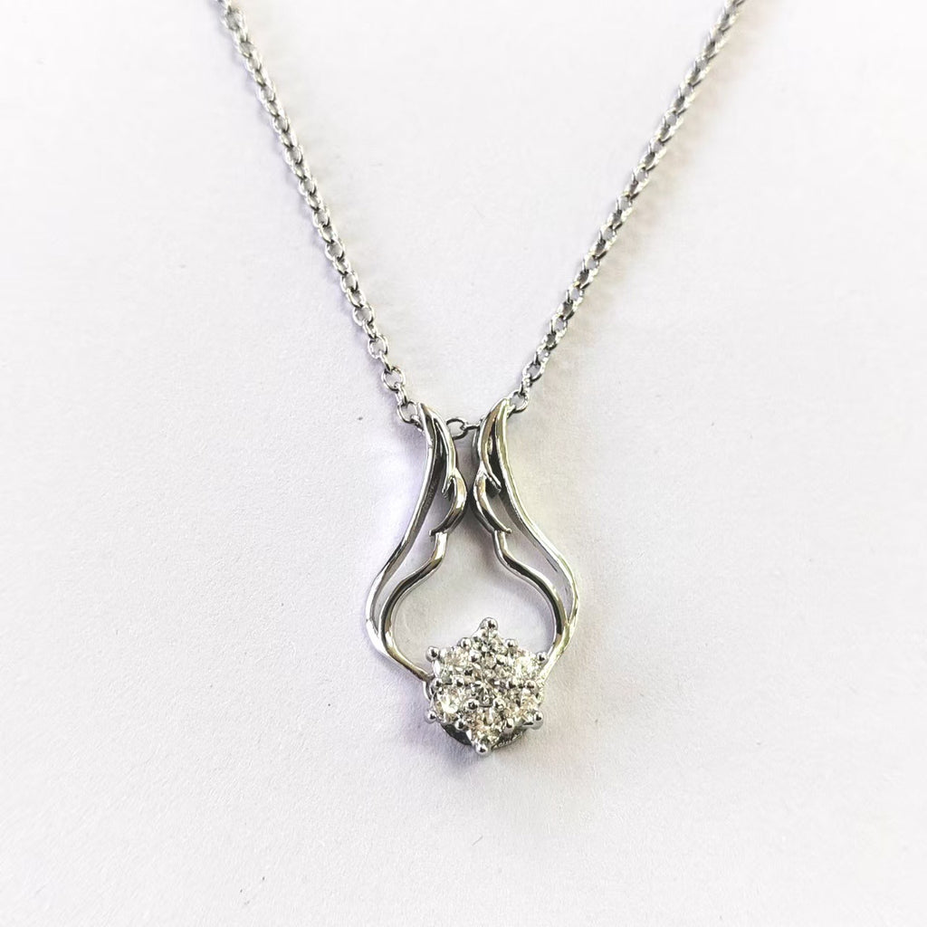 Zarte handwerkliche Halskette