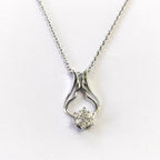 Zarte handwerkliche Halskette