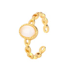 Zarte handwerkliche Ring