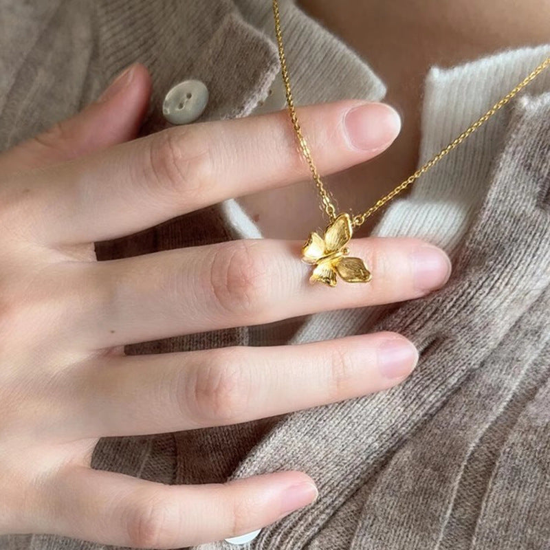 Schöne Gold Halskette mit einzigartigem Stil