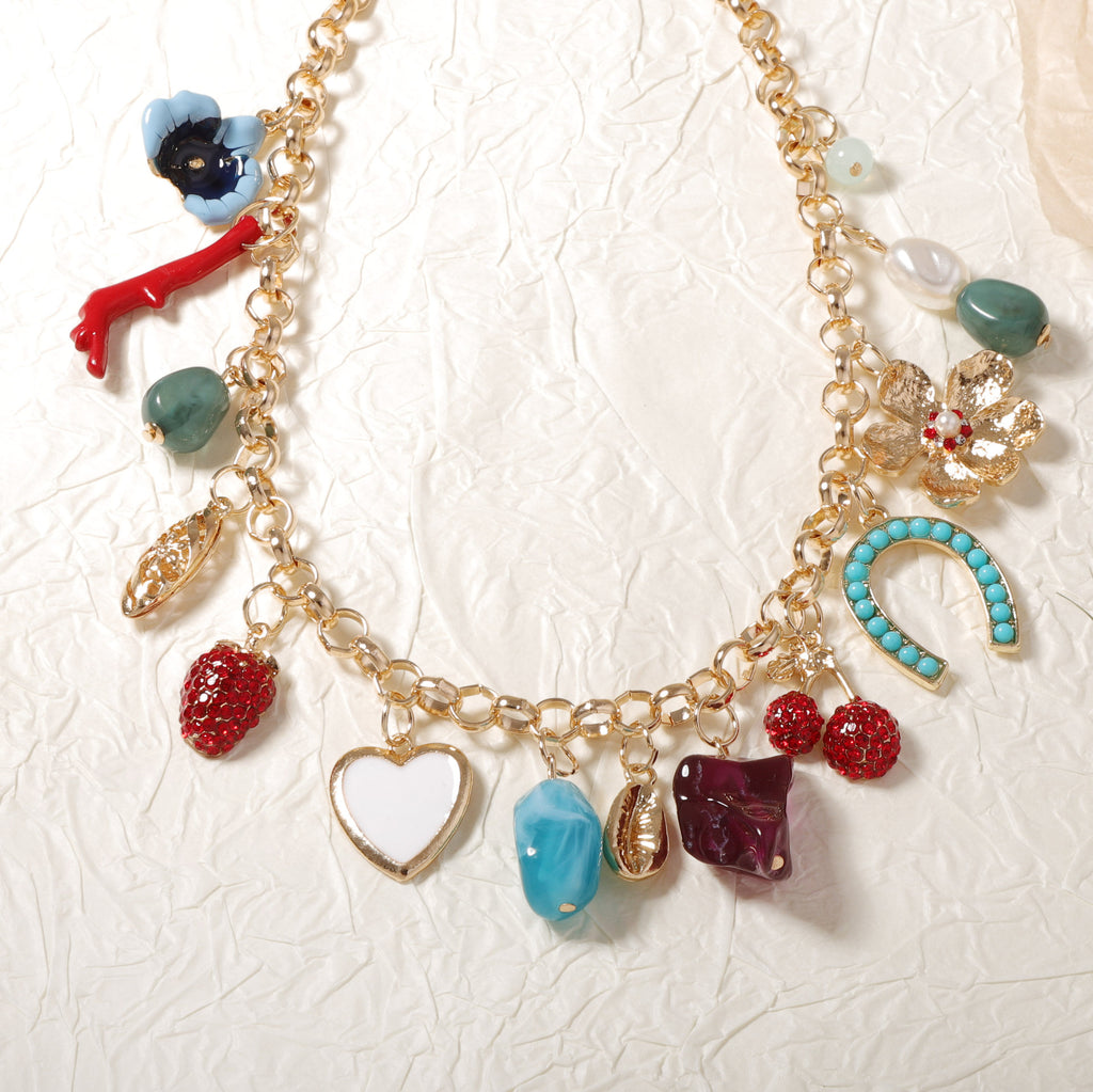 Zarte handwerkliche Halskette