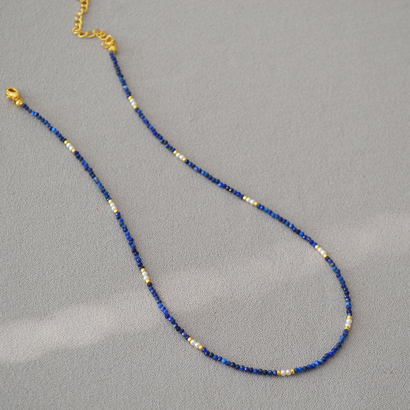 Zarte handwerkliche Perlen Halskette