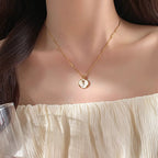 Schöne Gold Halskette mit einzigartigem Stil